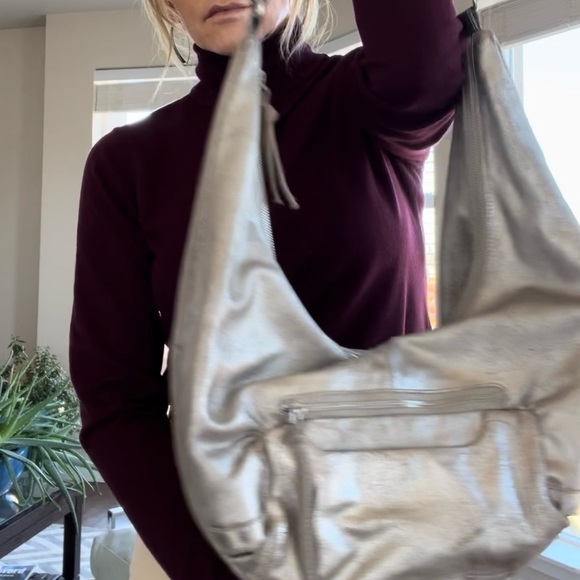 FREE PEOPLE We the Free Sparta Sling Bag. leather. Perf. condition - Picture 5 of 11